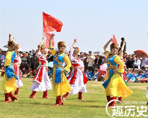 达斡尔族的衣服有什么特色 达斡尔族的服饰