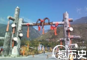 羌族门口为何挂裸培画像？有何传说