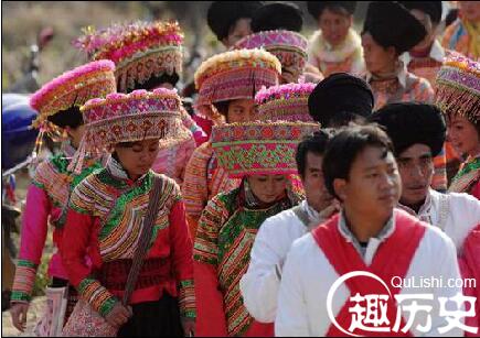 傈僳族婚俗  德昌傈僳族的求爱风俗有什么特点