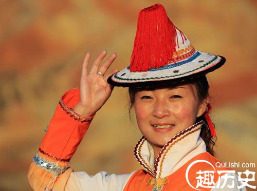 裕固族红缨帽子的由来 裕固族女子为何要戴帽子
