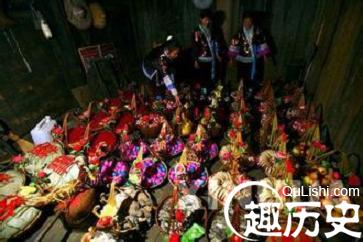 苗族人结婚时为何要喝“撵脚酒” 吃“排家饭”