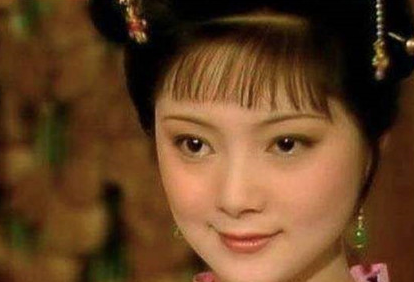 薛宝钗：红楼梦中的女主角，与林黛玉并列金陵十二钗之首