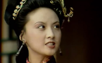 秦可卿为何选择自尽？她卧房里的物品都有哪些隐意？