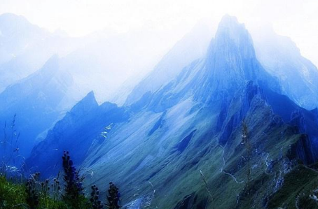 喝醉酒的辛弃疾,对着山谈情说爱?“狂”扁了多少小人?