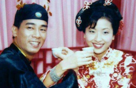 韦小宝的七个老婆都是真心跟他在一起的吗？方怡为什么嫁给韦小宝？