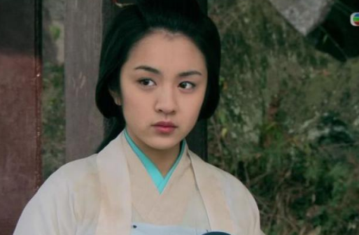 孤单促使了他们对爱情的执念，黄药师和冯蘅是怎么碰出火花的？