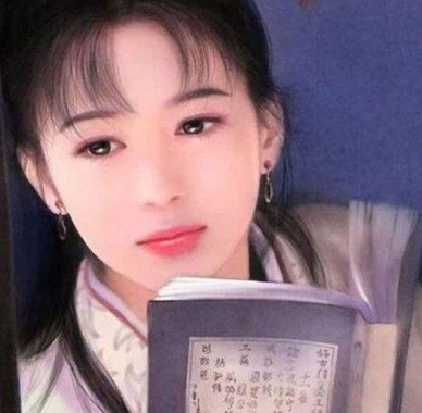 孤单促使了他们对爱情的执念，黄药师和冯蘅是怎么碰出火花的？