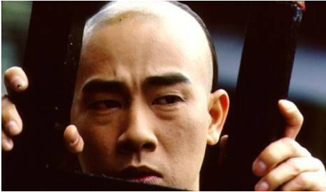 苏荃是怎么怀上韦小宝的孩子的？为什么与洪安通没有孩子？