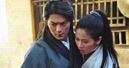 归海一刀虽然失去了右臂，但是他又学会了成是非的另一种武功