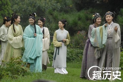 红楼梦里的成语故事:多评价女人间勾心斗角